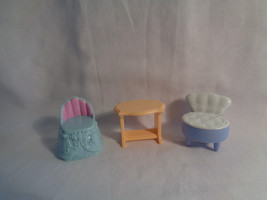 Lot 2 Chairs &amp; 1 Table Dollhouse Furniture - $2.91