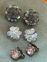 Lot of Gray &amp; Iridescent Clear Plastic Cluster Bead Flower &amp; Pink Solitaire Rhin - £10.46 GBP