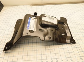 Ford JL3Z-17B985-A Front Bumper Bracket Left LH - $1,067.63 MXN