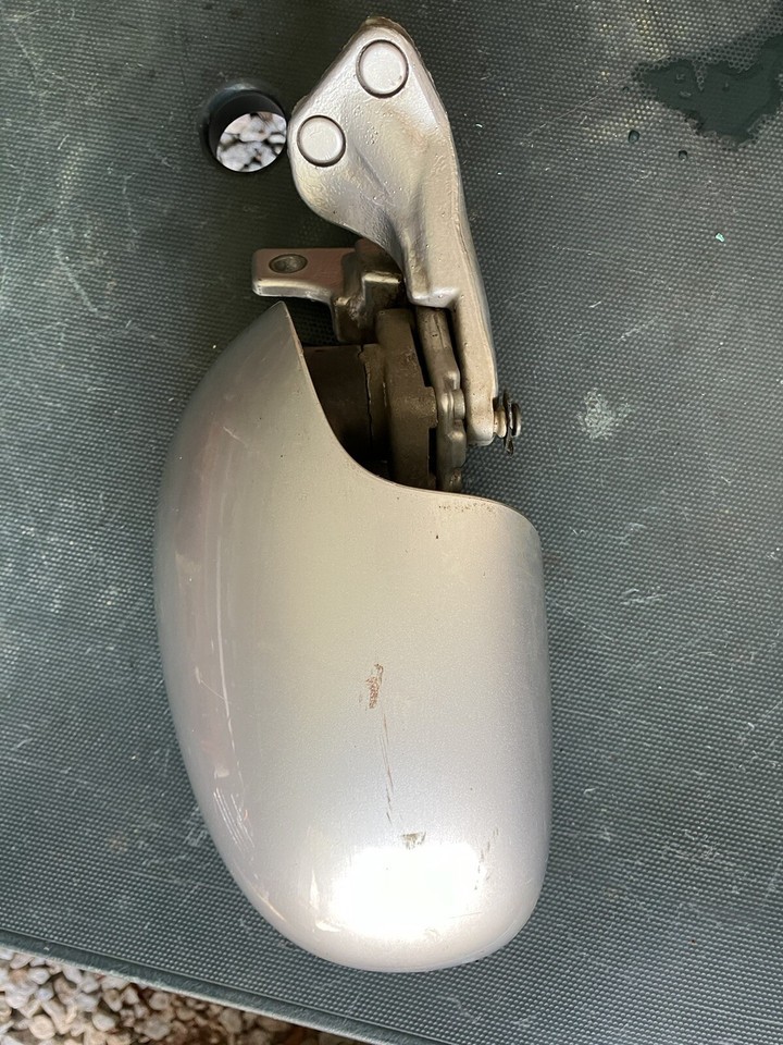 2002 02 Volkswagen Beetle Right Passenger Side Mirror Hinge *FLAW SOLD A... - £45.07 GBP
