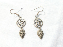 Wolf Head And Pentacle Star Design 2 Charms Usa Cast Pewter Pair Of Earrings - £11.15 GBP