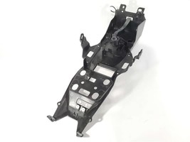 Under Tail PN wd-f1611-02 OEM 2023 Yamaha YZF-R3 ABS90 Day Warranty! Fas... - £37.26 GBP