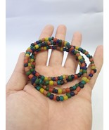 Bellissima collana lunga vintage con perle di vetro tailandesi - $430.11 MXN
