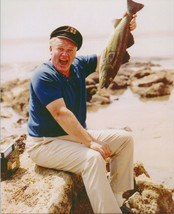 Alan Hale as Skipper on Gilligan&#39;s Island poses wish fish on shore 8x10 photo - £7.45 GBP