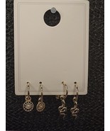 Two Pairs Of Gold Tone Fashion Earrings - €6,81 EUR