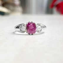 2.75CT Oval Cut Simulated Ruby 3-Stone Vintage Ring 14K White Gold Plated Silver - £95.97 GBP