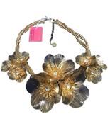 Pink linen 3-D flower gold necklace - $95.67 CAD