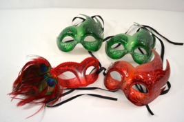 Masquerade Ball Mask Lot of 4 Red Green Glitter Peacock Feathers Plastic - £19.17 GBP
