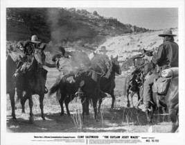 The Outlaw Josey Wales Clint Eastwood gunfight scene on horseback 8x10 photo - £9.59 GBP