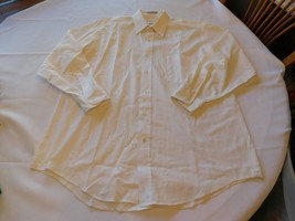 Classic Collection by Van Heusen Men&#39;s long sleeve button up shirt 16 1/2 32/33 - £18.50 GBP