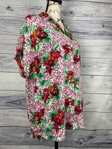 Love by Chelsey Button Front Hi Lo Swing Top Women XL Floral Short Slv Pink Red - £9.87 GBP
