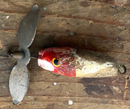 1 Inch Wood Lure - Spinner - Red / White - No Treble Hooks - $3.75