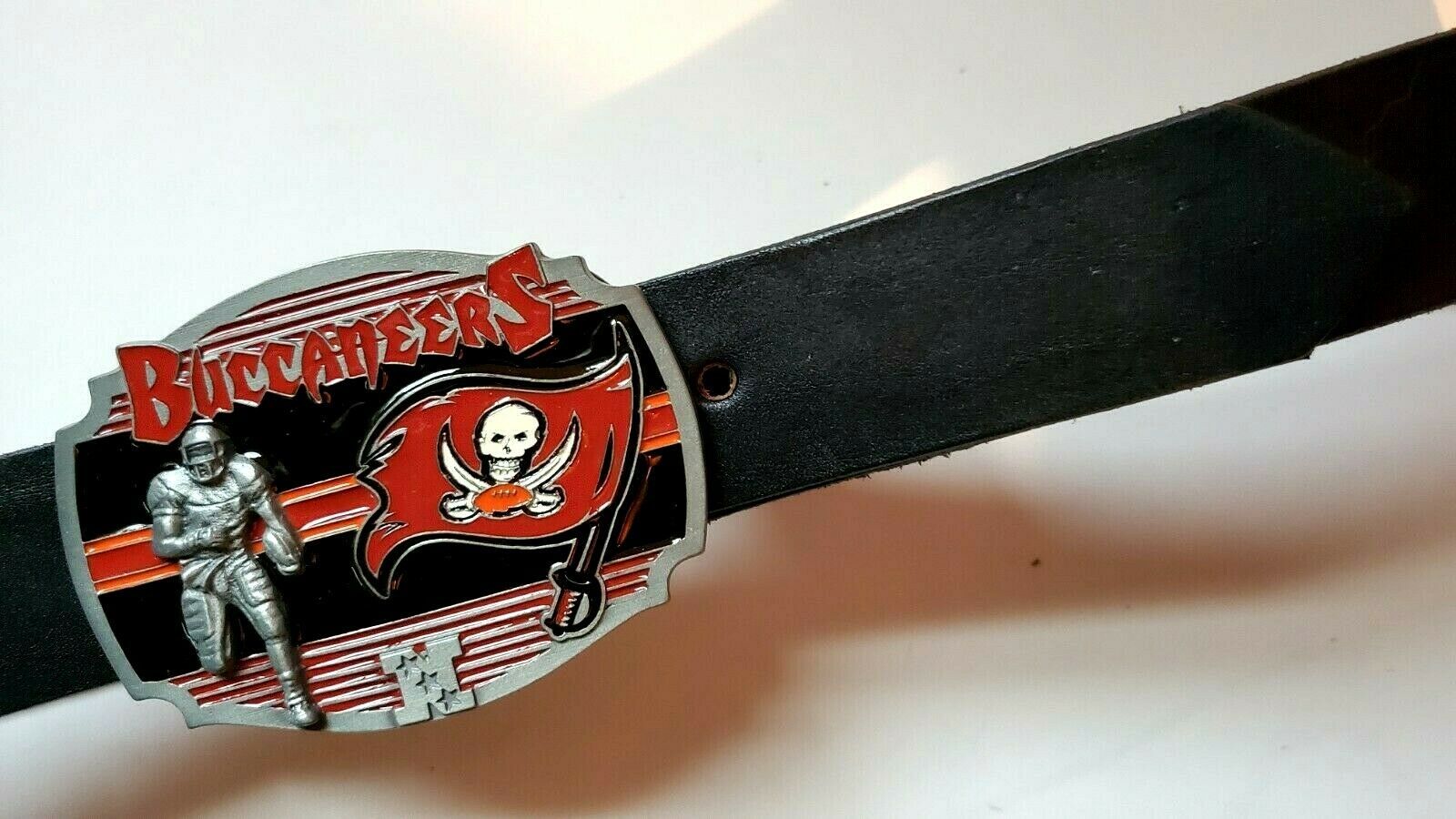 TAMPA BAY BUCCANEER  BELT BUCKLE &amp; Genuine  Leather Black Belt &amp; standar... - $24.95