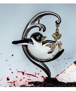 Vintage Penguin Brooch by Parquette  Gold And Silvertone - $420.25 MXN