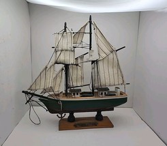 Wooden Ship Model GOELETTE XVIII EME 9&quot; Vintage - £35.23 GBP