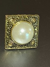 Large Faux White Mabe Pearl in Ornate Ornate Goldtone Square Frame Stretch Ring - £7.58 GBP