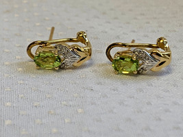 14K Yellow Gold Earrings 3.14g Fine Jewelry Green Stone Clear Accent Clip On  - £183.38 GBP