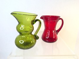 2 Vtg Rainbow Glass Crackle Art Glass Pitcher Red And Green Mid Century Modern - £35.95 GBP