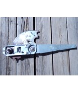 1973 Chrysler Newport 4D LH DS Front Window Regulator OEM New Yorker T &amp; C - $2,898.61 MXN