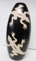 ART VASE Gecko Lizard Iguana Hand Crafted POTTERY 12&quot; Black Cream with Sticker - £39.11 GBP
