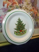 Vintage Pfaltzgraf Christmas Heritage Plate 8 1/2 Inch - $10.00