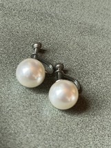 Vintage Faux White Pearl Bead Screwback Earrings – 3/8th’s inches in diameter – - £7.62 GBP