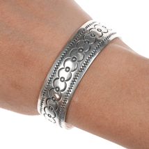 6.25&quot; Vintage Native American hand stamped silver cuff bracelet - £200.92 GBP