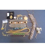 Vintage Fashion Jewelry Bracelets Necklaces pins Goldtones 14+  L22 - €16,18 EUR