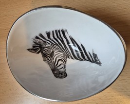 Tilnar Art - Zebra - Oval Bowl - 16cm - Recycled Aluminum, Fair Trade - £18.06 GBP