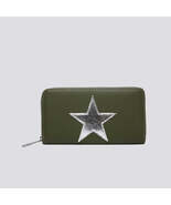 Green Purse with Silver Star - $428.42 MXN