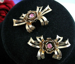 Set of ROSE  PINS Vintage Purple Rhinestone Flower BROOCHES Goldtone Mat... - $16.99