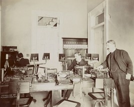 White House telegraph office during Theodore Roosevelt Admin 1902 Photo Print - £7.06 GBP+