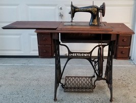 VC) Antique 1920 Model 115 Treadle Pedal Singer Sewing Machine Cast Iron Table - £386.61 GBP