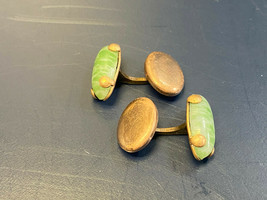Vtg Gold Tone Oval Design Men&#39;s Cuff Link Jewelry With Green Stone - £23.66 GBP