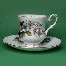 Elizabethan Fine Bone China Cup with Saucer Made in England - £15.30 GBP