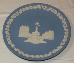 Wedgewood Collector Plate Christmas 1971 Made in England GH blue off white ~ - $15.43