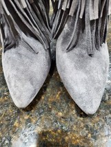 Steve Madden Women&#39;s Gray Suede Leather Zipper Trendy Fringe Ankle Boots US 5.5 - £38.36 GBP