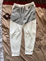 Nike Tech Fleece Joggers XL Sail Grey DD4706-133 Men’s Pants NWT - €100,84 EUR
