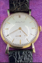 14K gold Men's Mathey Tissot Wristwatch - $580.00