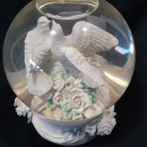 San Francisco Music Box Company Doves Love Never Ending Glittery Snow Globe 6&quot; - £62.20 GBP