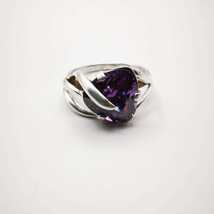 Vintage Women&#39;s &quot;Crocus&quot; Ring 925 Sterling Silver Jewelry Purple Zircon - £42.81 GBP