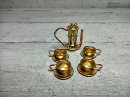 Vintage Miniature Dollhouse Metal Arabian Coffee Pot Kettle with 4 Teacups 7/8&quot; - £10.13 GBP