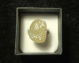 A translucent agate ring with an adjustable band, the gemstone is a yellowish hu - £17.58 GBP