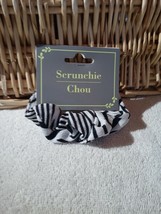 Scrunchie Black And White Stripes - $10.84