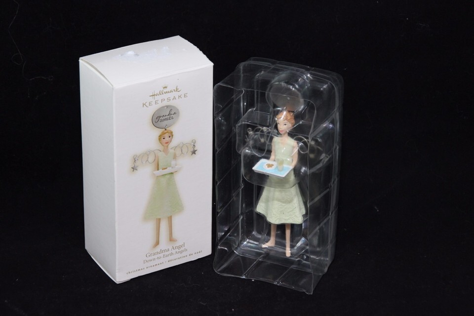 Hallmark Keepsake Grandma Angel Christmas Ornament 2009 Xmas - $9.79