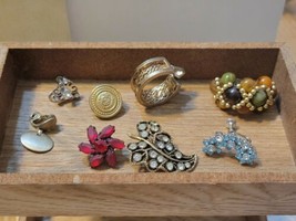 Lot Of Single Earrings-Kramer, Monet, Marvella,Bergere - £23.73 GBP