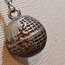 Necklace Earth World Silver Toned Jewelry Necklace and Pendant - £10.98 GBP