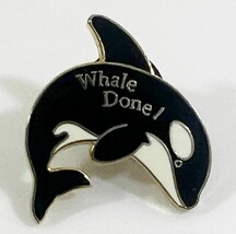 VTG Whale Done! Orca Gold Tone Enamel Lapel Pin Marine Mammal Animal Col... - $269.93 MXN