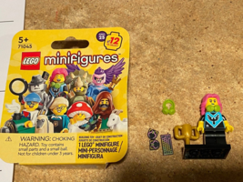 Lego Minifigure Series 25 E-Sports Gamer *Opened/New* bbb1 - $12.99