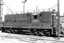 Pennsylvania Railroad PRR 5895 EMD GP7 Chicago ILL 1968 Photo - $14.95